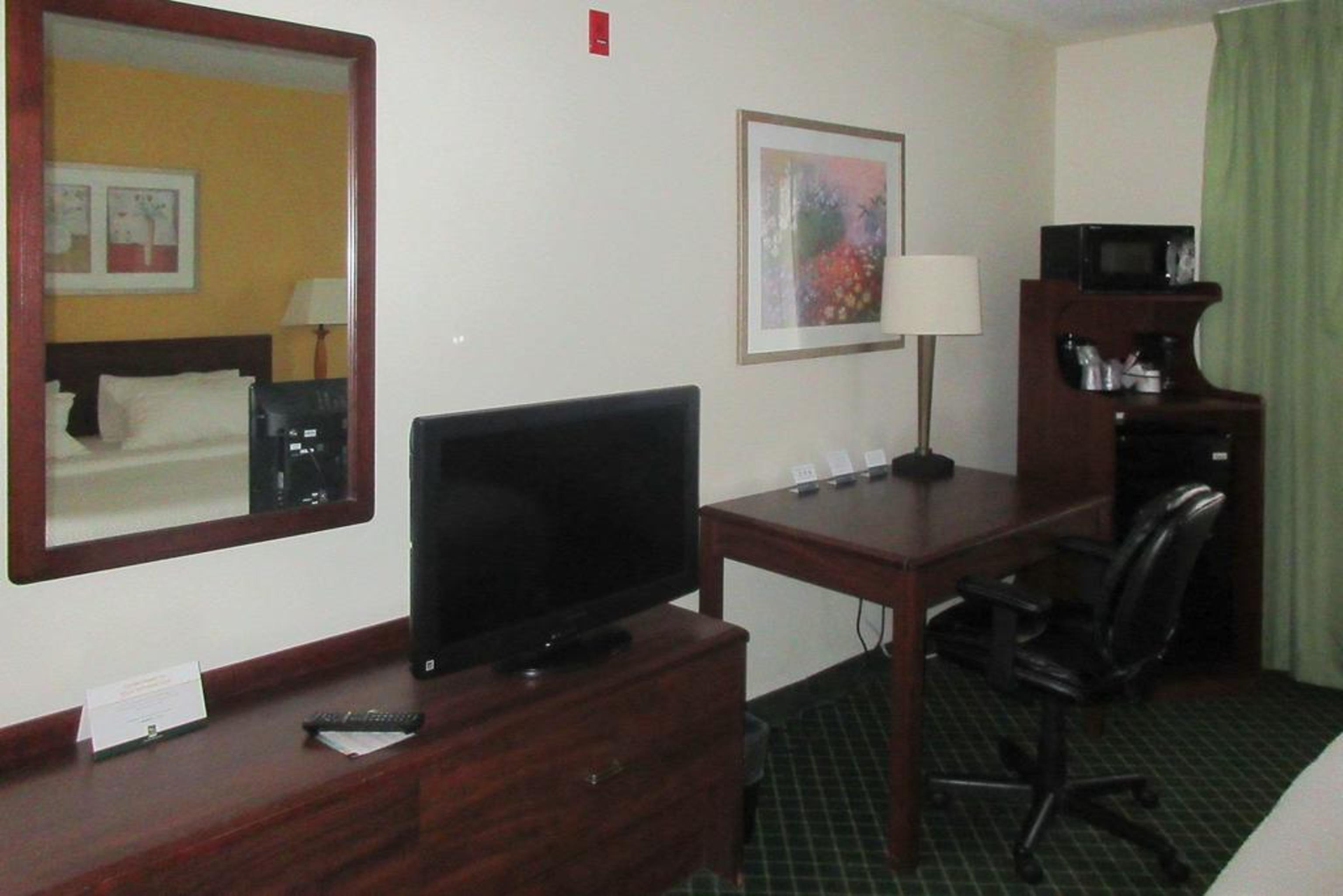 Wingate By Wyndham Uniontown Hotel Екстериор снимка