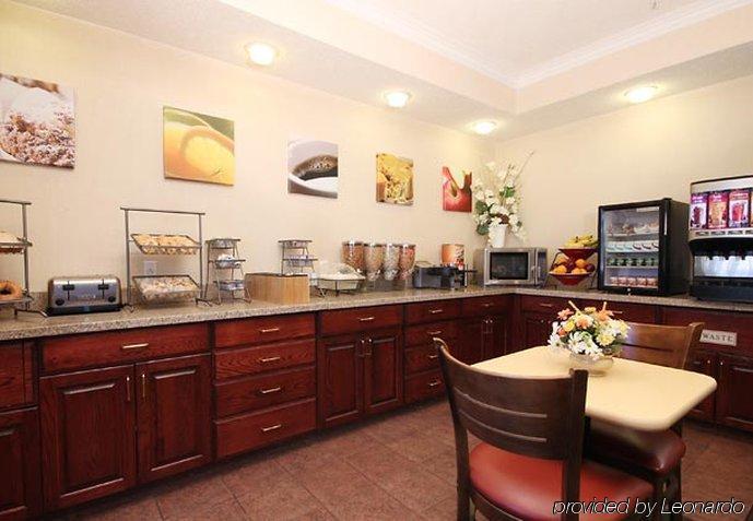 Wingate By Wyndham Uniontown Hotel Екстериор снимка
