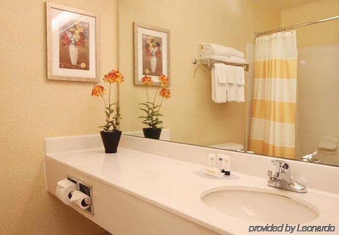 Wingate By Wyndham Uniontown Hotel Екстериор снимка